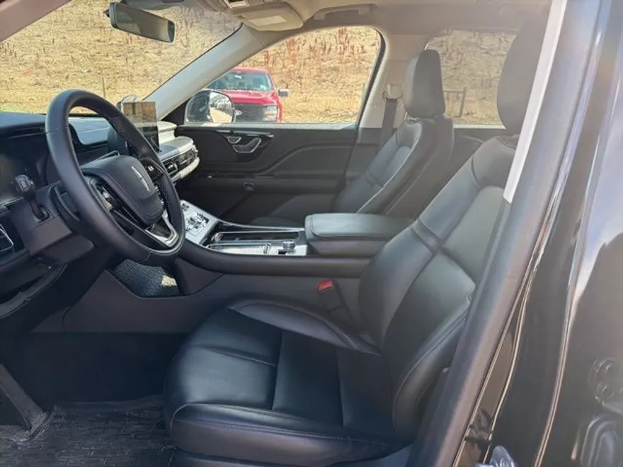 2022 Lincoln Aviator Standard photo 1