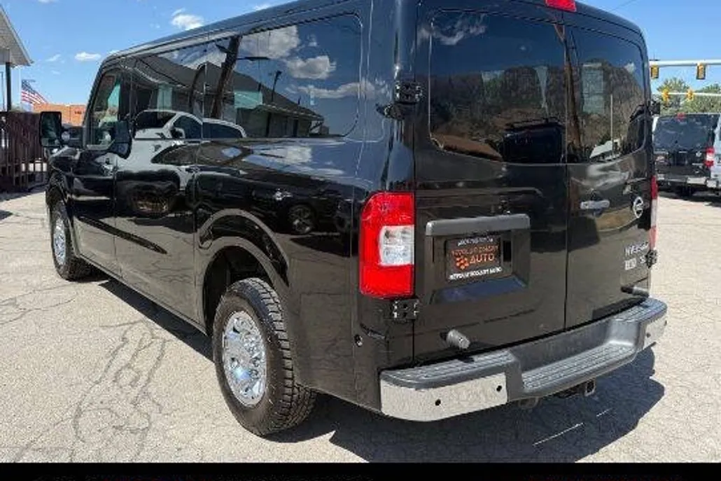 2014 Nissan NV3500 HD SL photo 1