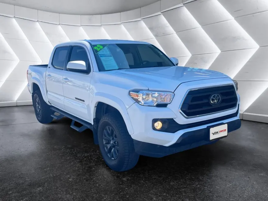 2023 Toyota Tacoma SR5 photo 1