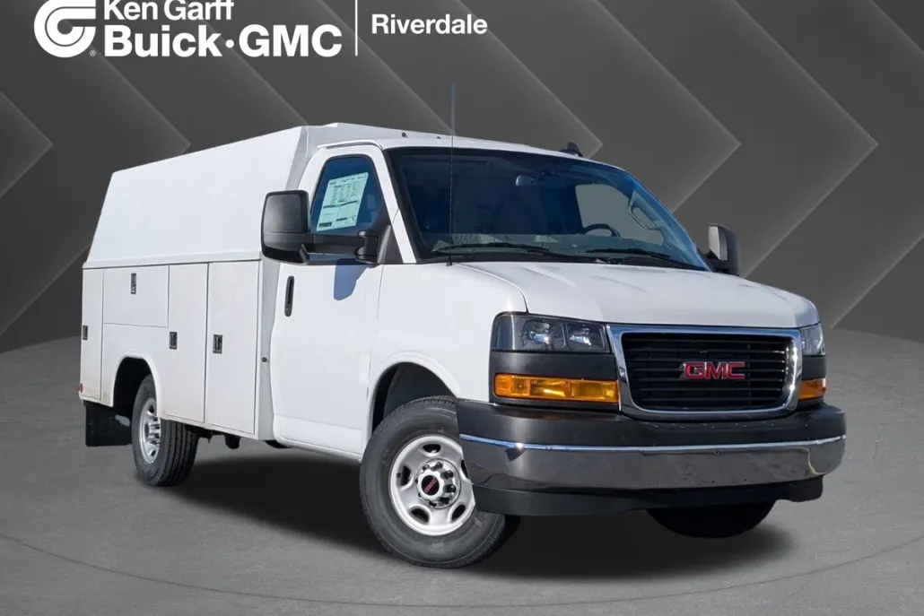 2025 Gmc Savana Cutaway 3500 photo 1