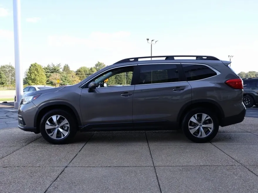 2022 Subaru Ascent Premium photo 1