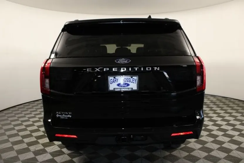 2025 Ford Expedition photo 1