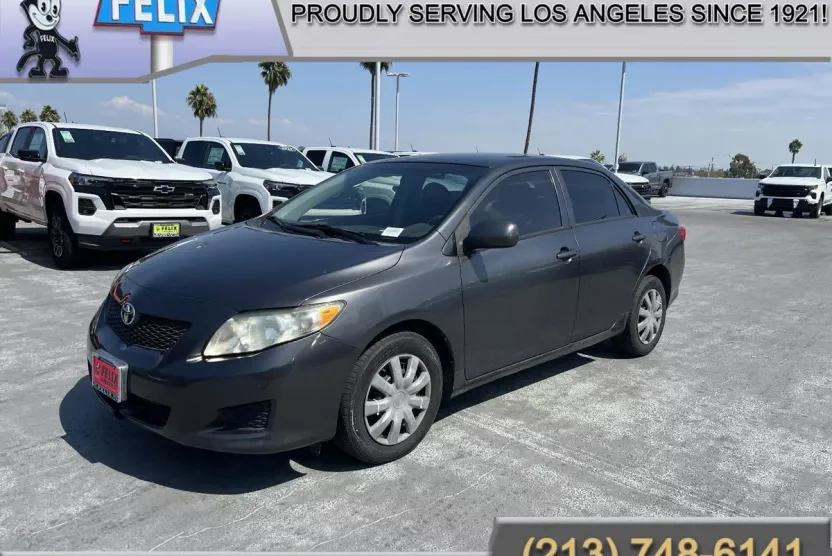 2009 Toyota Corolla LE photo 1