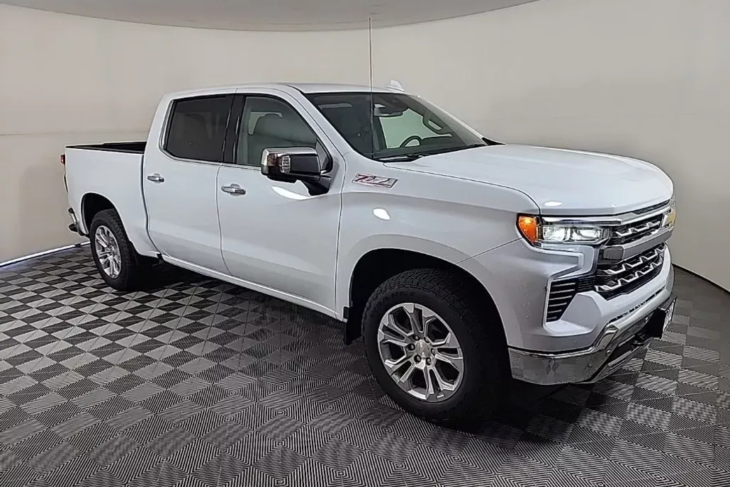 2026 Chevrolet Silverado 1500 LTZ photo 1