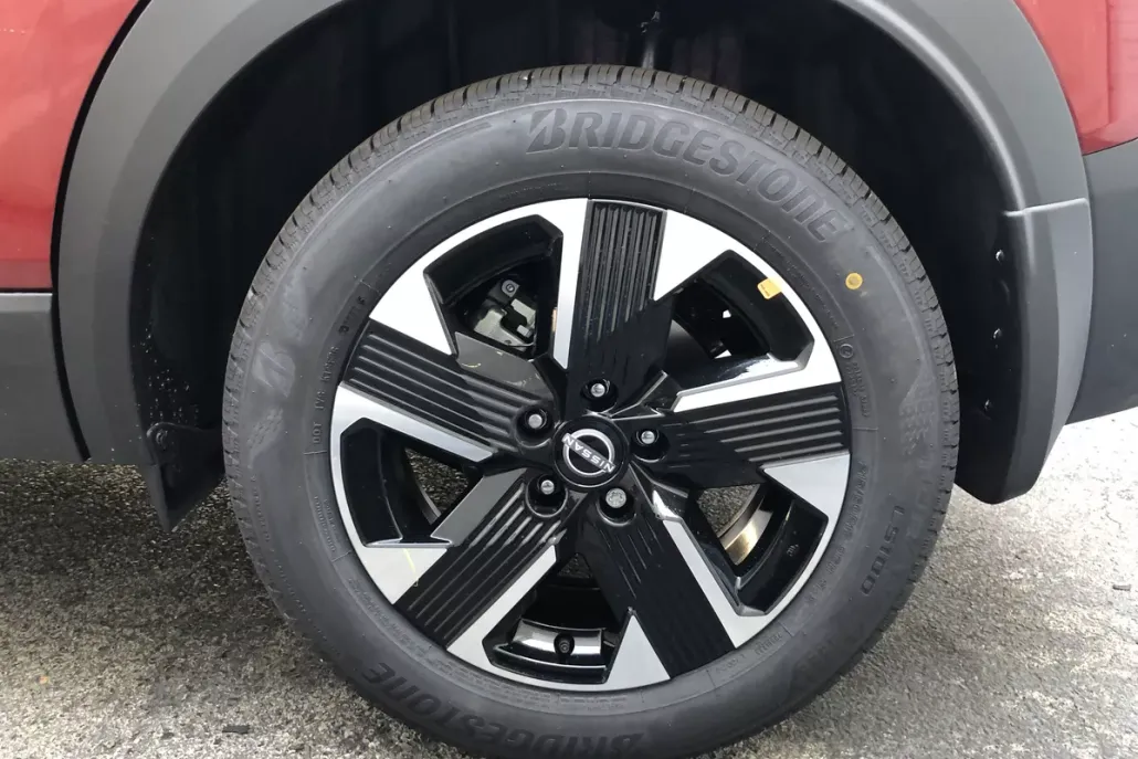 2025 Nissan Kicks SV photo 1