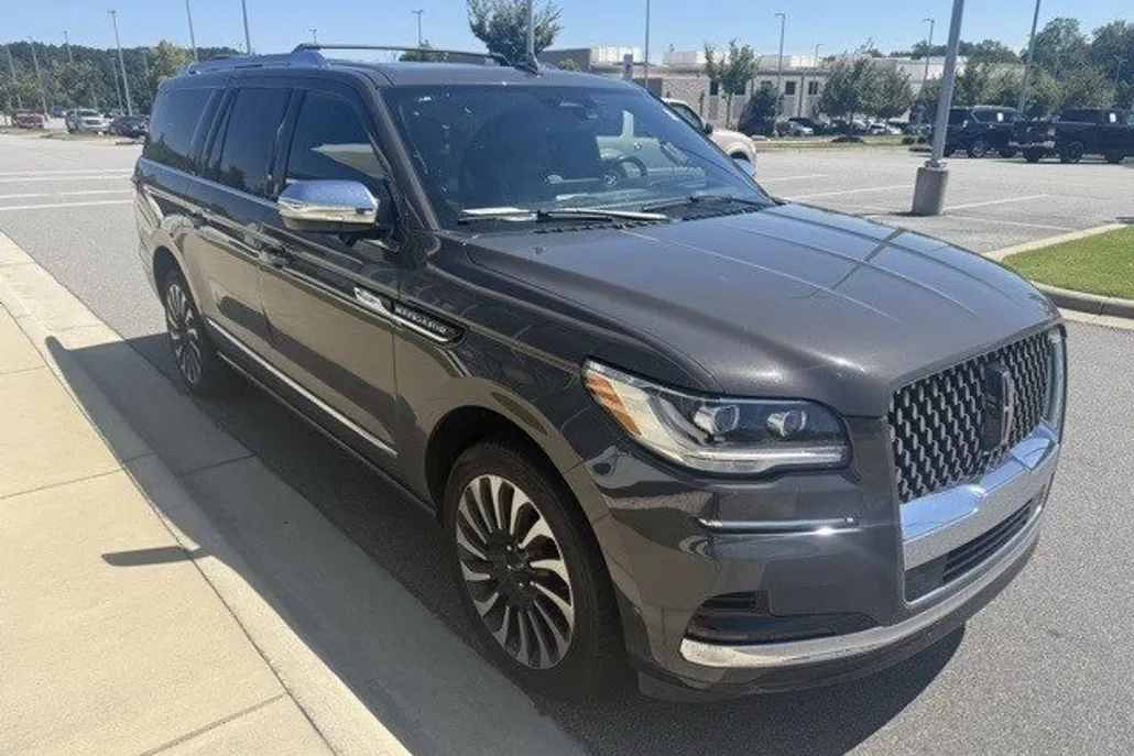 2023 Lincoln Navigator Black Label photo 1
