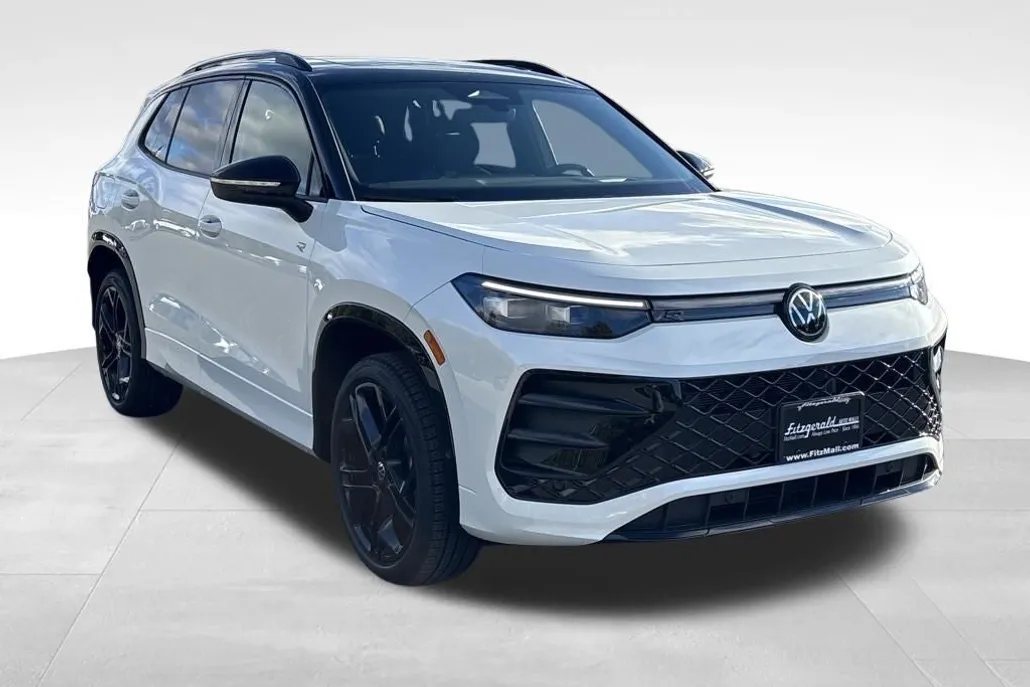 2025 Volkswagen Tiguan SE R-Line Black photo 1