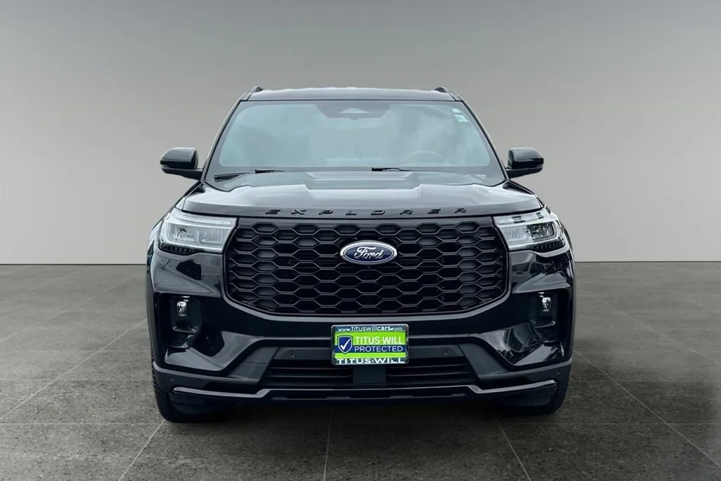 2025 Ford Explorer ST-Line photo 1