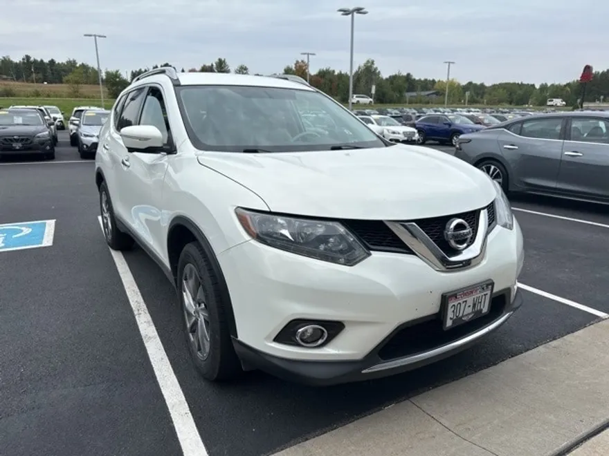 2014 Nissan Rogue SL photo 1