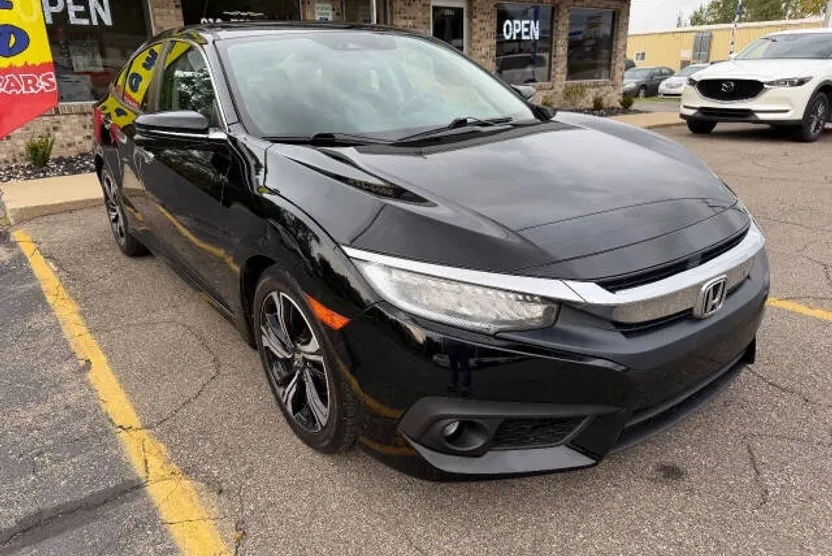 2016 Honda Civic Touring photo 1