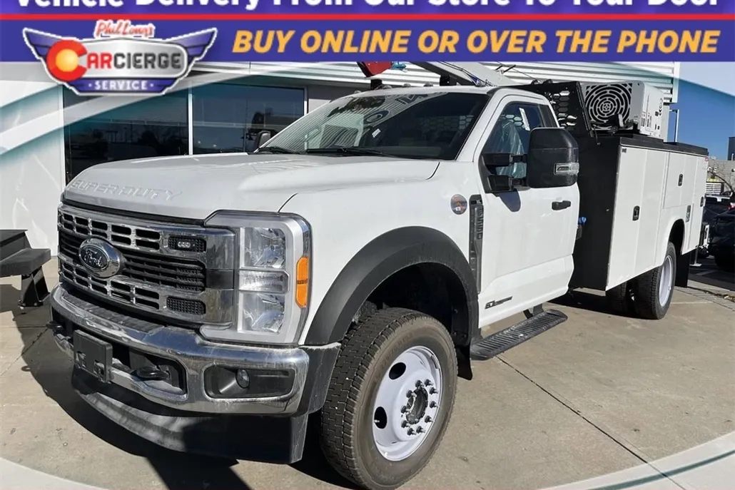 2023 Ford F-550 photo 1