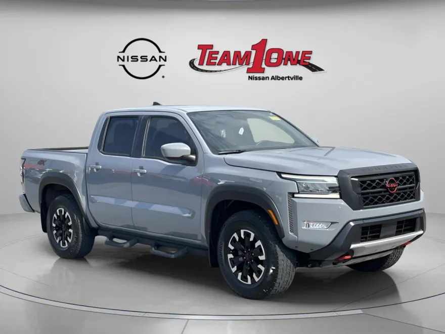 2022 Nissan Frontier PRO-4X photo 1