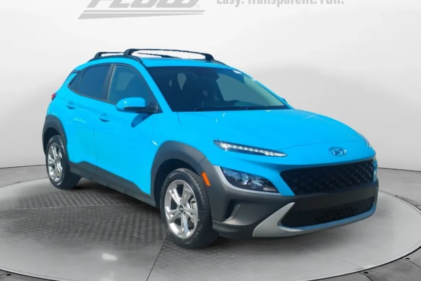2022 Hyundai Kona SEL photo 1