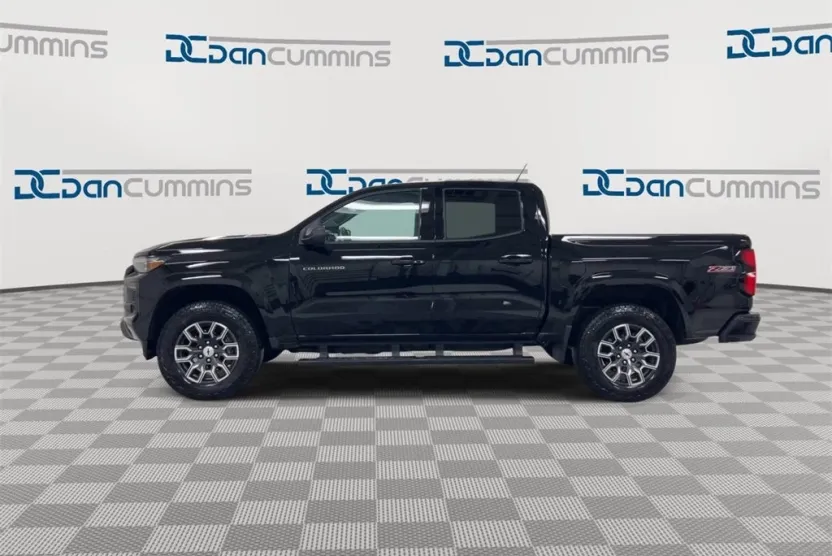2025 Chevrolet Colorado Z71 photo 1