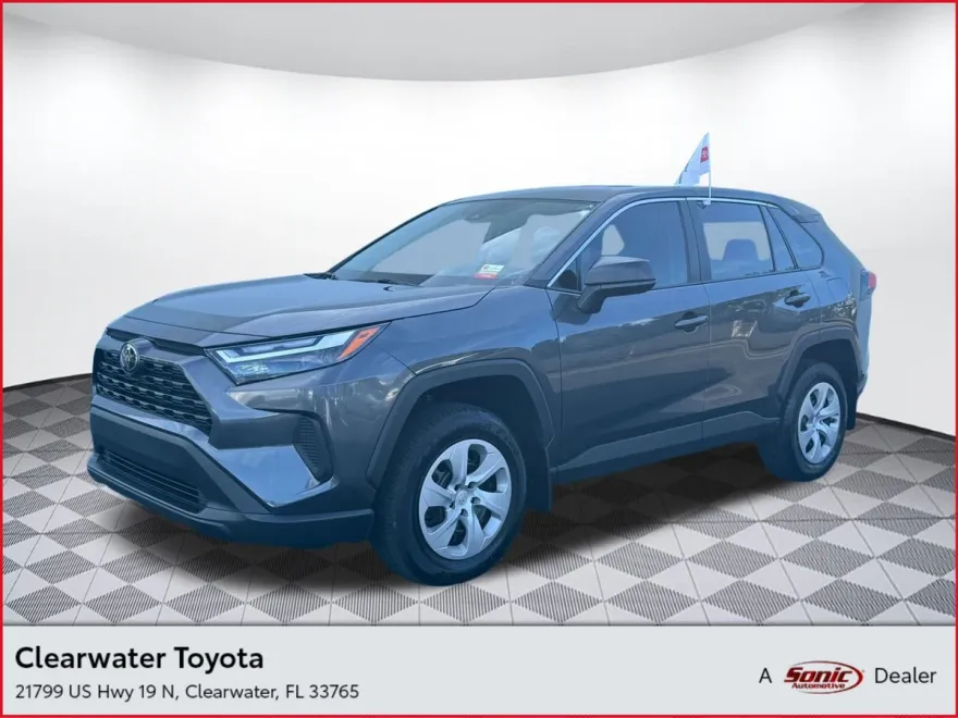 2024 Toyota RAV4 LE photo 1