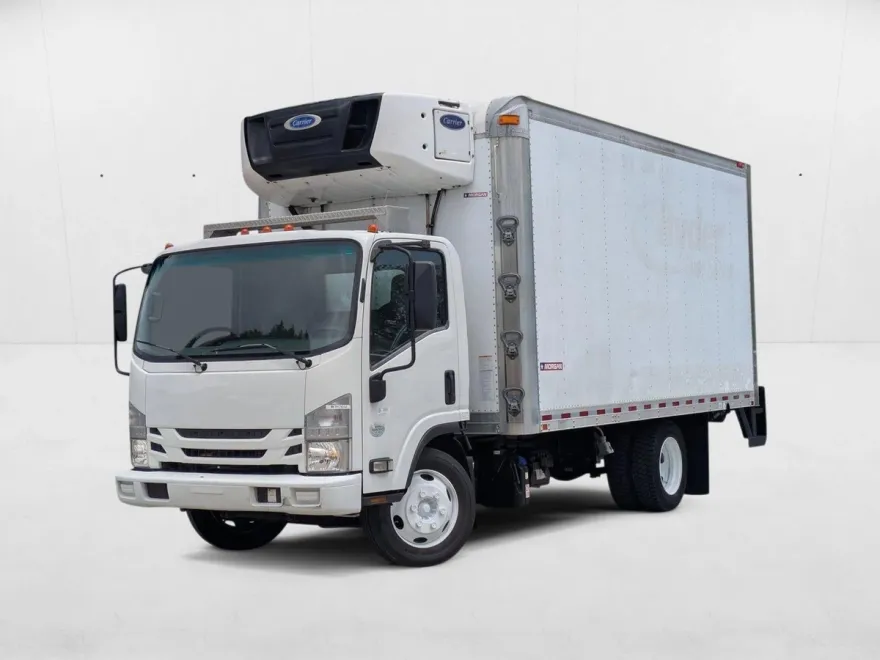 2018 Isuzu NPR-XD photo 1
