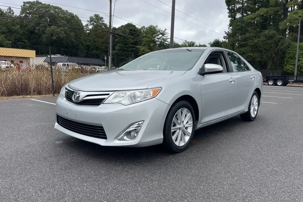2014 Toyota Camry L photo 1
