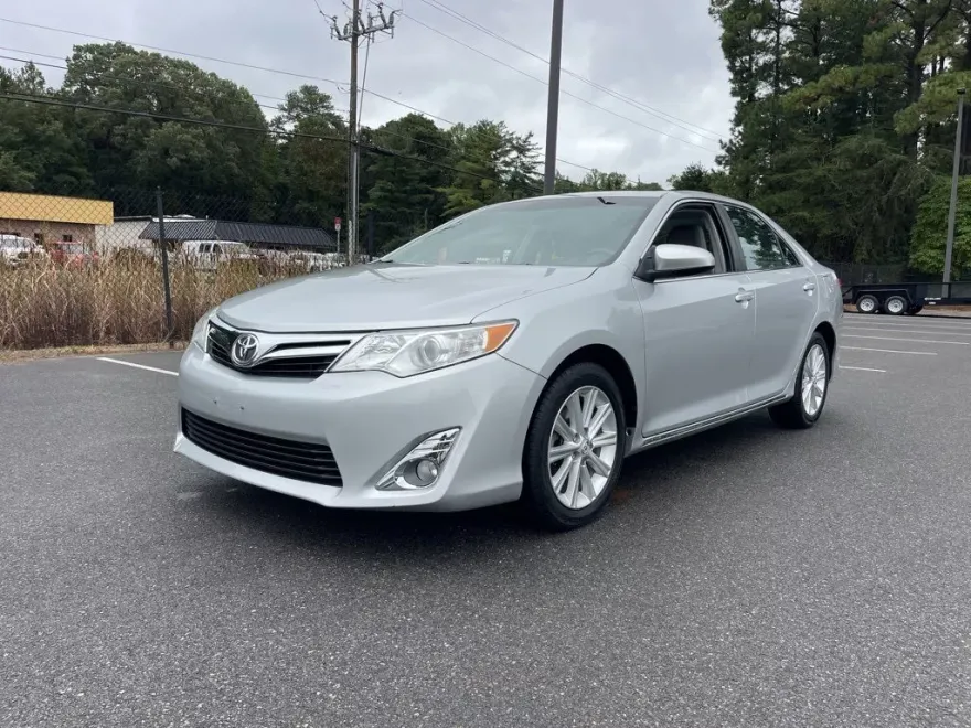 2014 Toyota Camry L photo 1