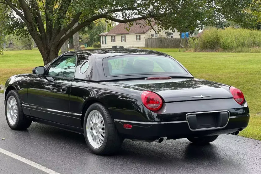 2002 Ford Thunderbird Base photo 1
