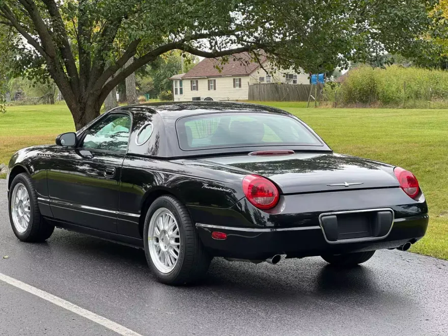 2002 Ford Thunderbird Base photo 1