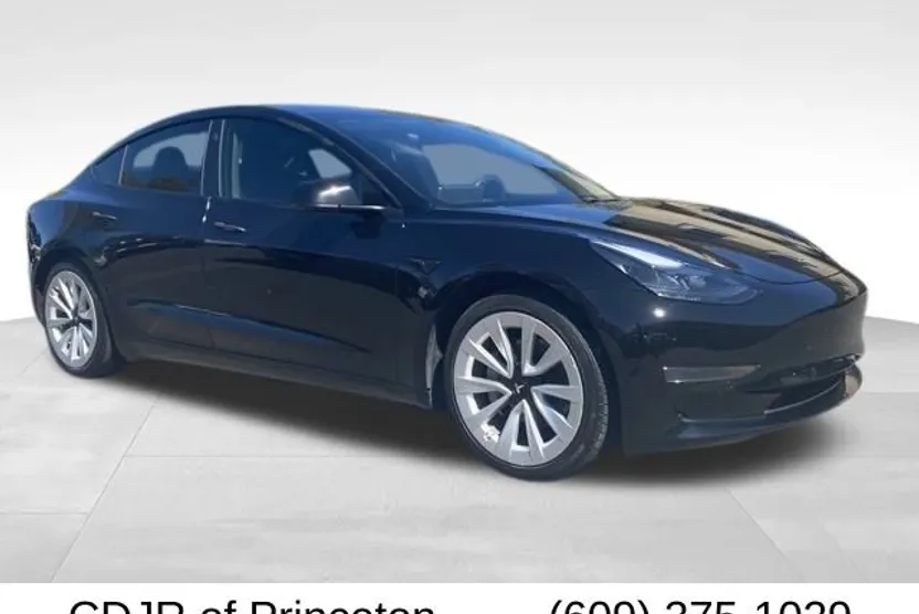 2021 Tesla Model 3 Standard Range Plus photo 1