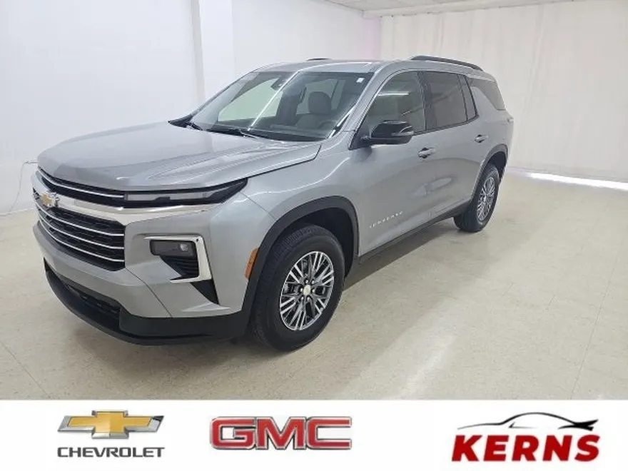 2025 Chevrolet Traverse photo 1