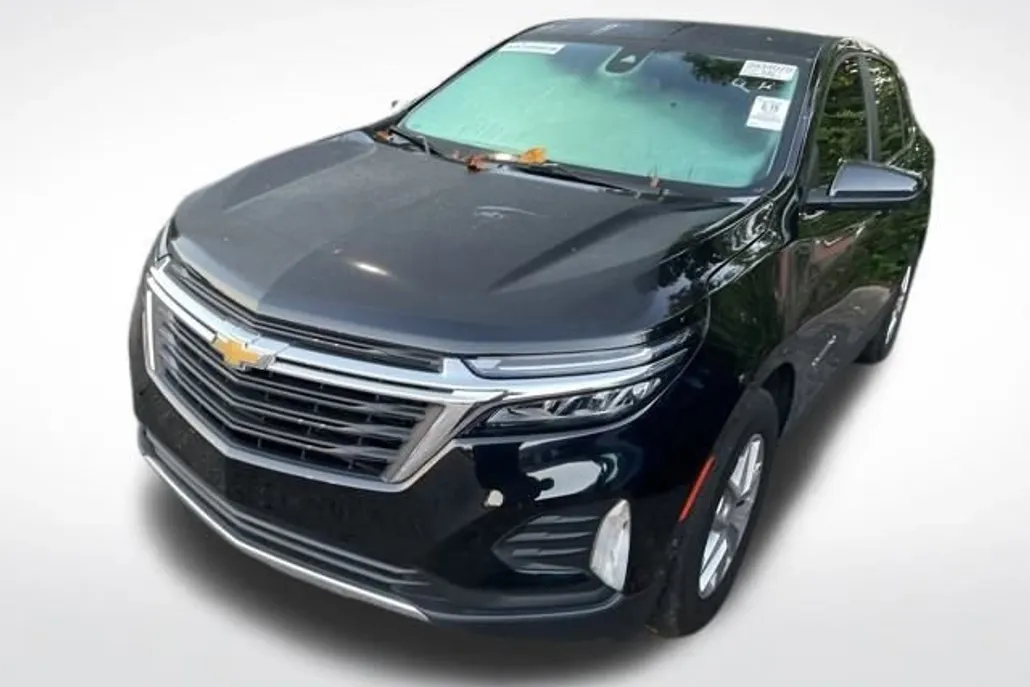 2023 Chevrolet Equinox LT photo 1