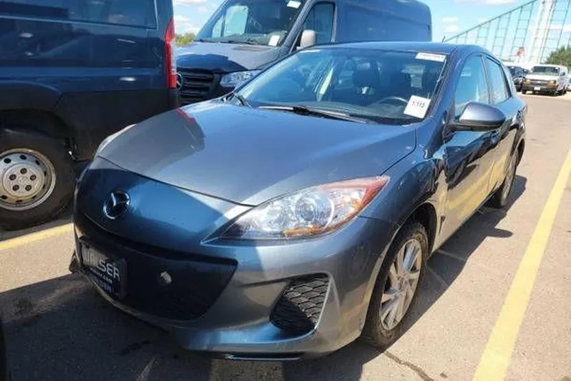 2013 Mazda Mazda3 Touring Hatchback 2.0 photo 1
