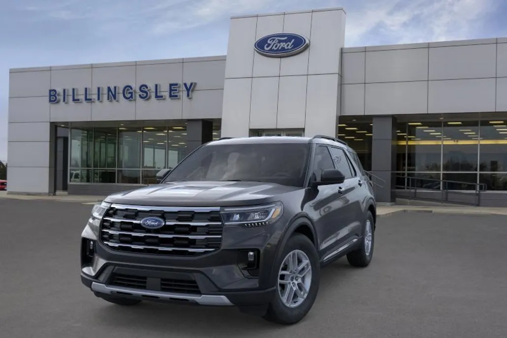 2025 Ford Explorer photo 1