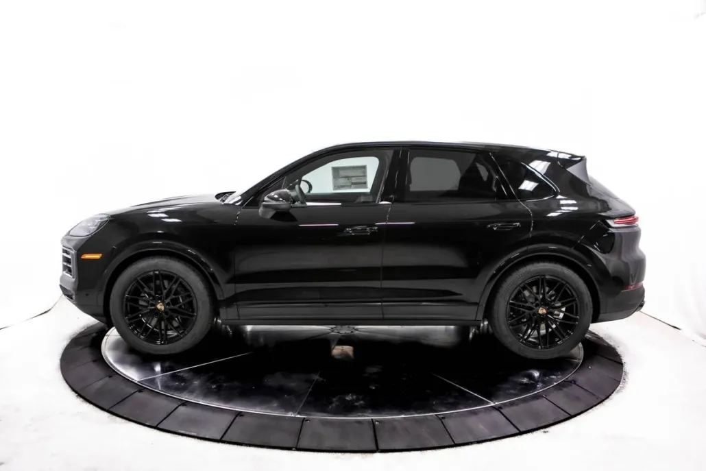 2026 Porsche Cayenne photo 1