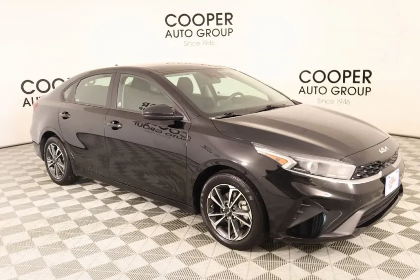 2024 Kia Forte LXS photo 1