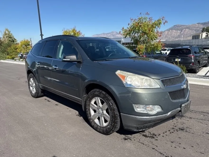 2011 Chevrolet Traverse 2LT photo 1