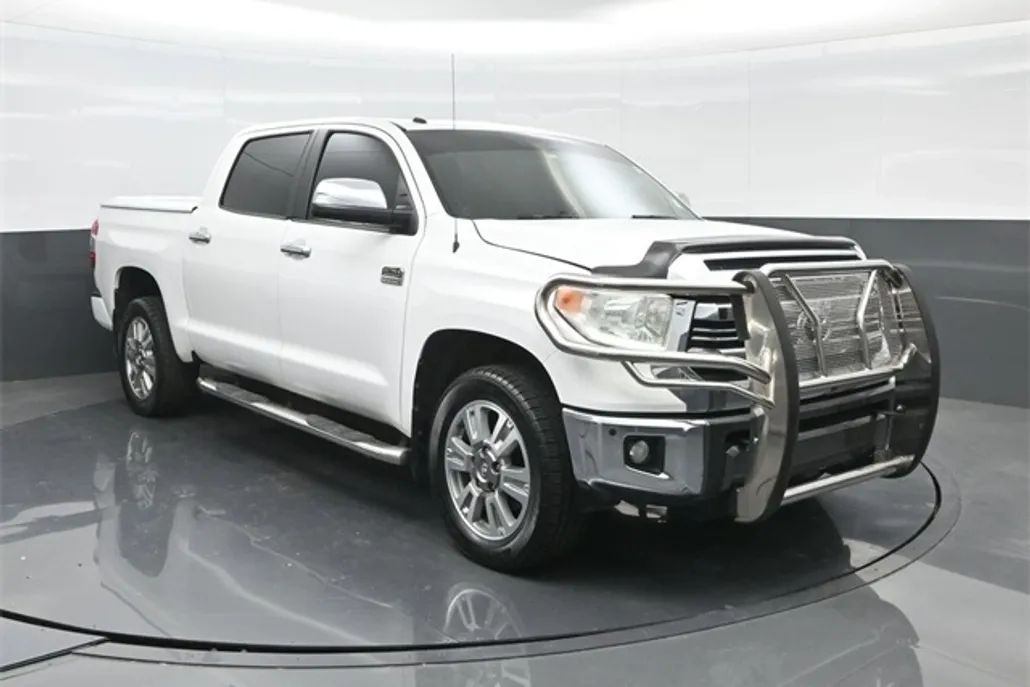 2016 Toyota Tundra Platinum photo 1
