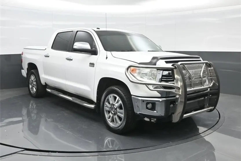 2016 Toyota Tundra Platinum photo 1