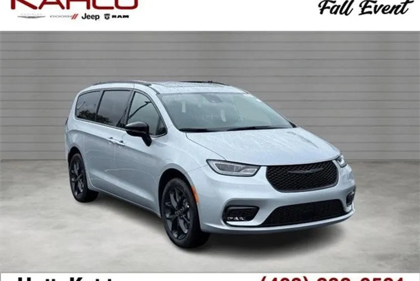 2026 Chrysler Pacifica Limited photo 1