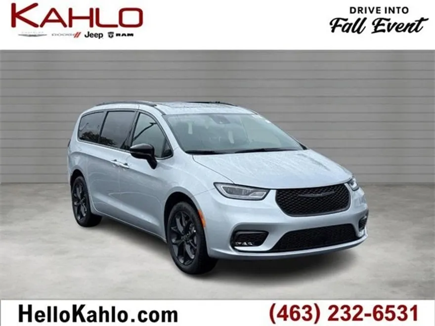 2026 Chrysler Pacifica Limited photo 1