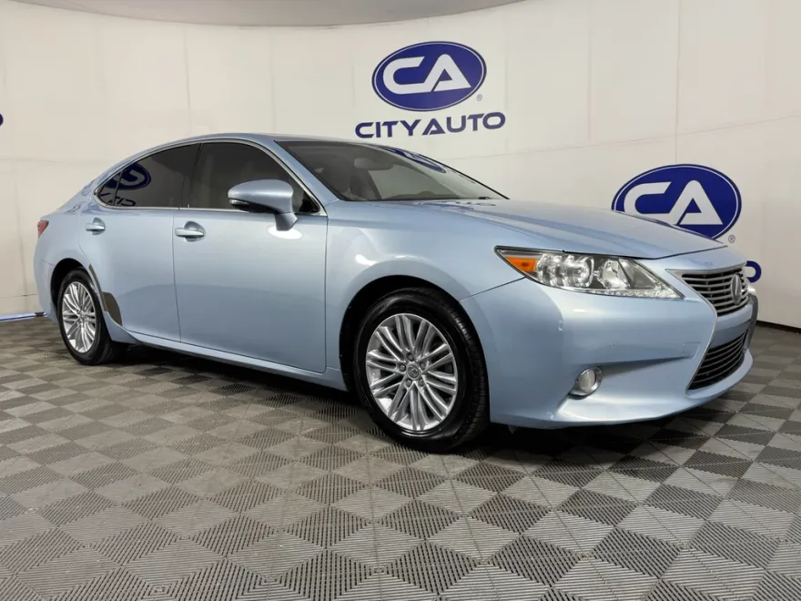 2013 Lexus ES 350 photo 1