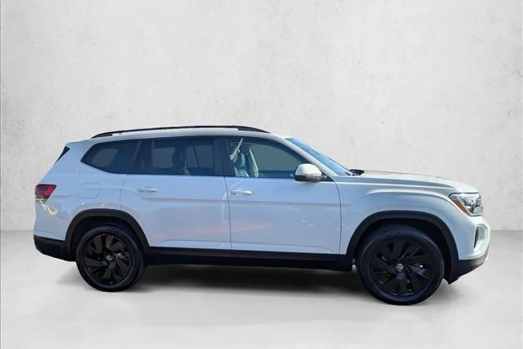 2024 Volkswagen Atlas SE Technology photo 1