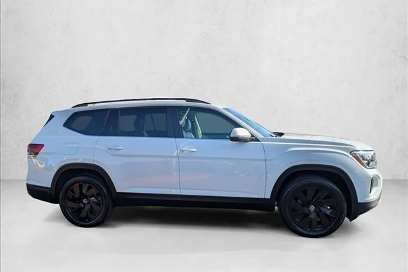 2024 Volkswagen Atlas SE Technology photo 1