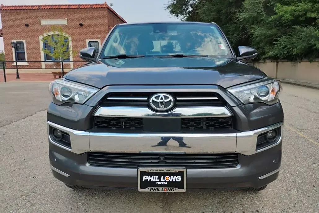2023 Toyota 4Runner Limited photo 1