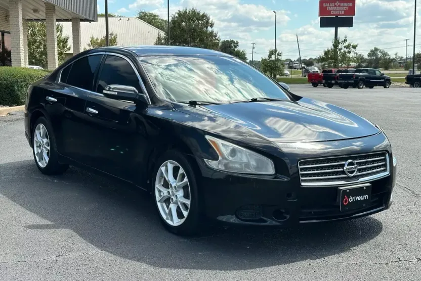 2013 Nissan Maxima SV photo 1