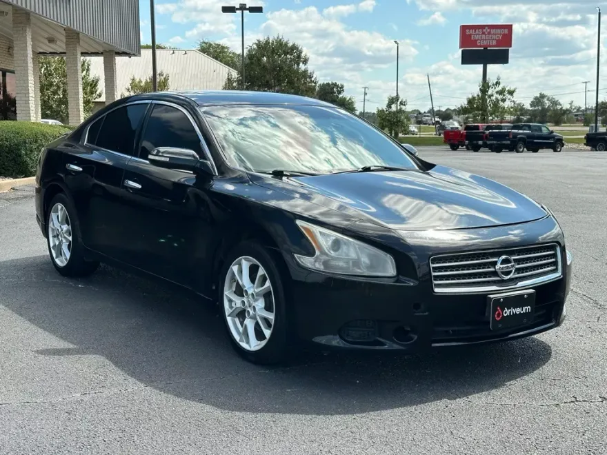 2013 Nissan Maxima SV photo 1
