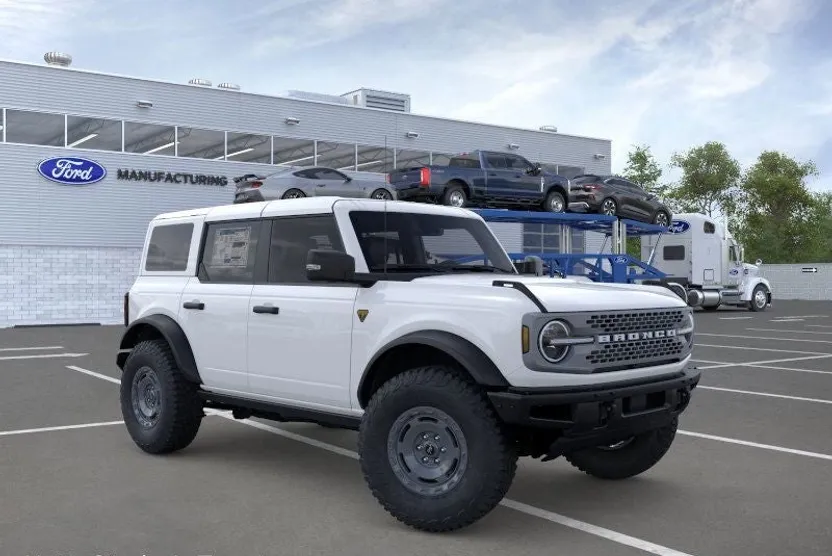 2025 Ford Bronco Badlands photo 1