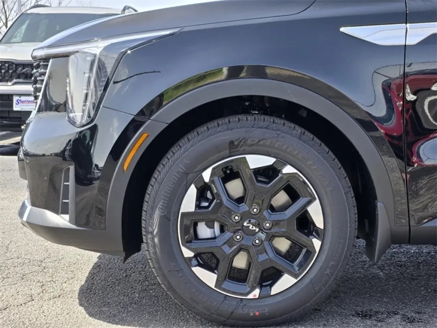 2025 Kia Sorento S photo 1
