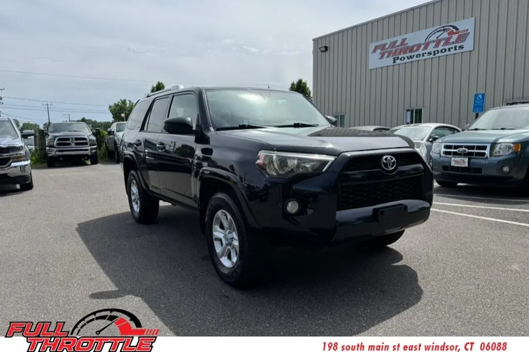 2015 Toyota 4Runner SR5 photo 1