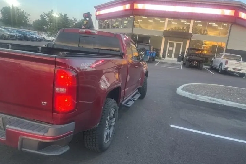 2018 Chevrolet Colorado LT photo 1