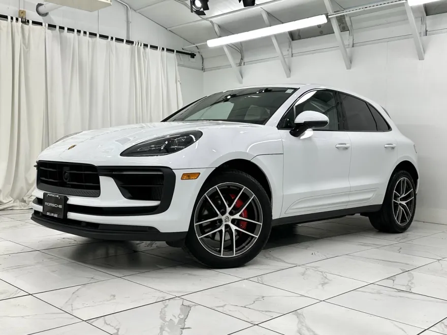 2022 Porsche Macan S photo 1