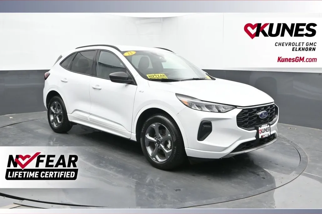 2023 Ford Escape ST-Line photo 1