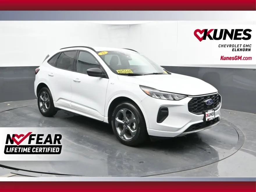 2023 Ford Escape ST-Line photo 1