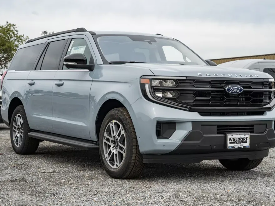 2025 Ford Expedition MAX photo 1